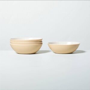 Hearth & Hand Magnolia 4pk 23oz
Tonal Bamboo-Melamine Bowl Set
Natural/Cream